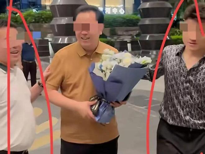 pg麻将胡了游戏攻略砸车3次！奔驰哥“底